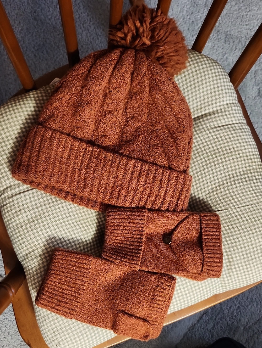 Universal Thread Hat And Mitts NWOT